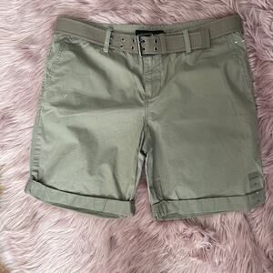 NWOT Calvin Klein Cuffed Khaki 8” Shorts